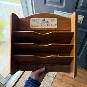 Vintage Heartland Wooden Wall-Mounted Mail Organizer and Key Holder